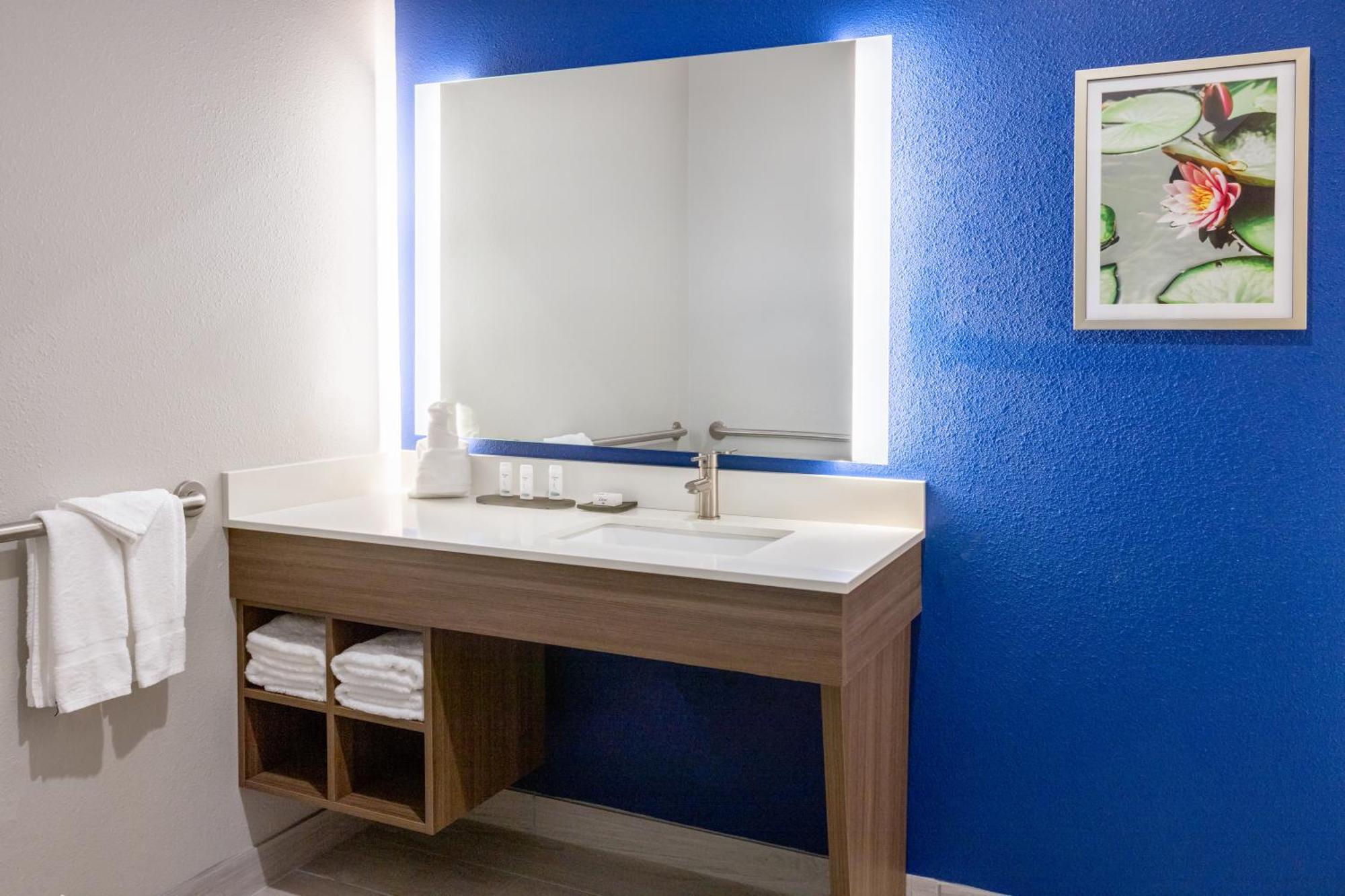 La Quinta Inn & Suites By Wyndham วัลโดสตา ภายนอก รูปภาพ